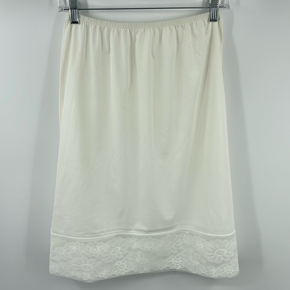 Vintage Vanity Fair white daisy lace skirt half slip skirt Size Medium Large